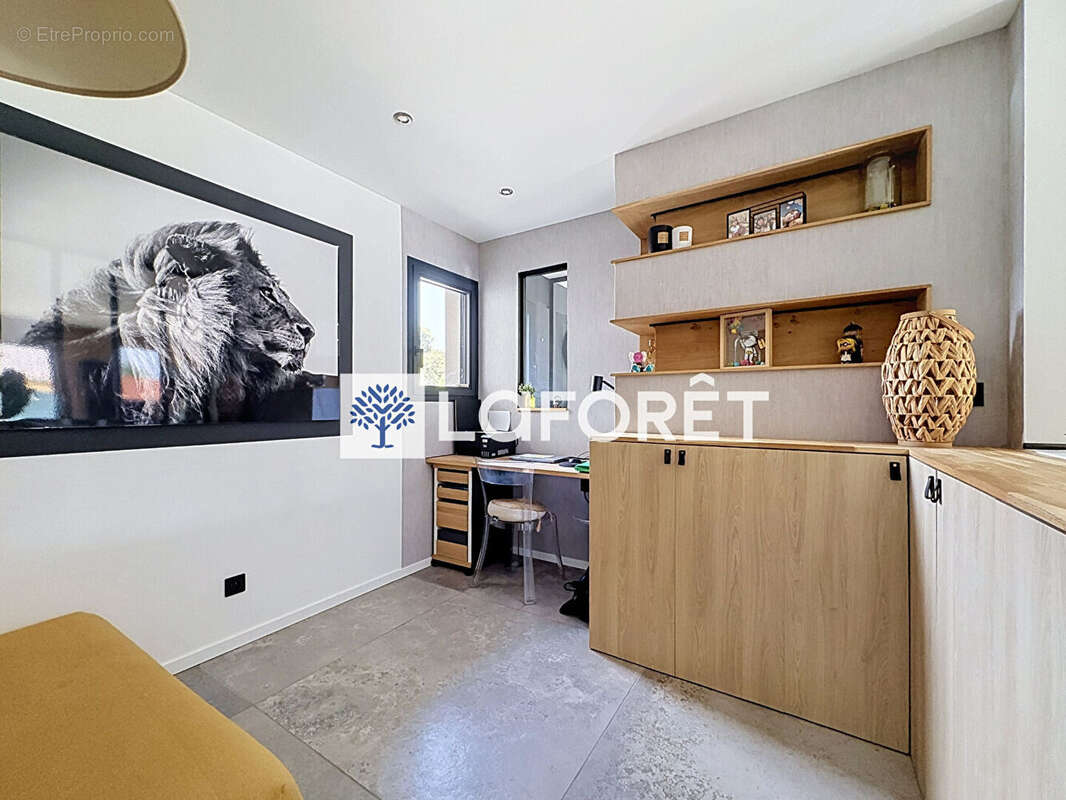 Villa Mas Rillier 5 pièces 145.30 m² avec jardin, piscine et garage - photo 8