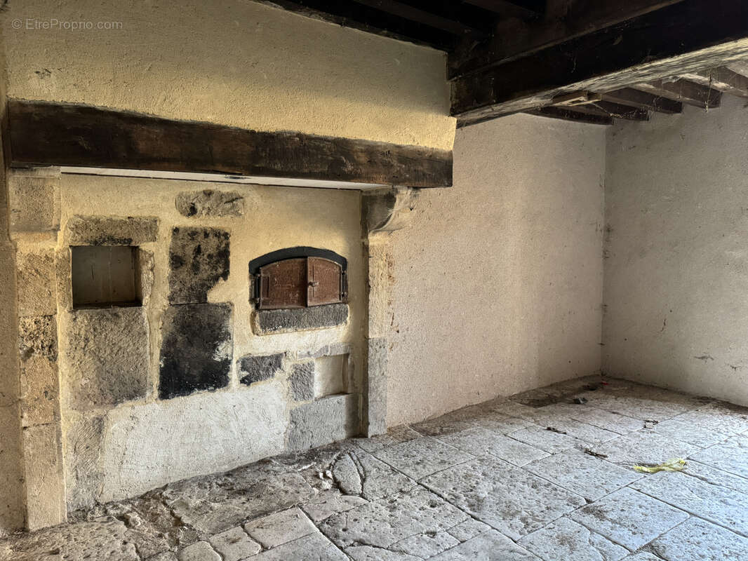 Maison à NEUFFONTAINES