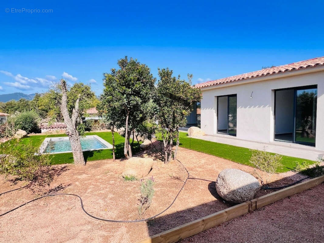 Villa individuelleT4 neuve de 106 m2 avec piscine & jardin   Sainte-Lucie de Porto-Vecchio   New 3-Bedroom Vil - photo 2