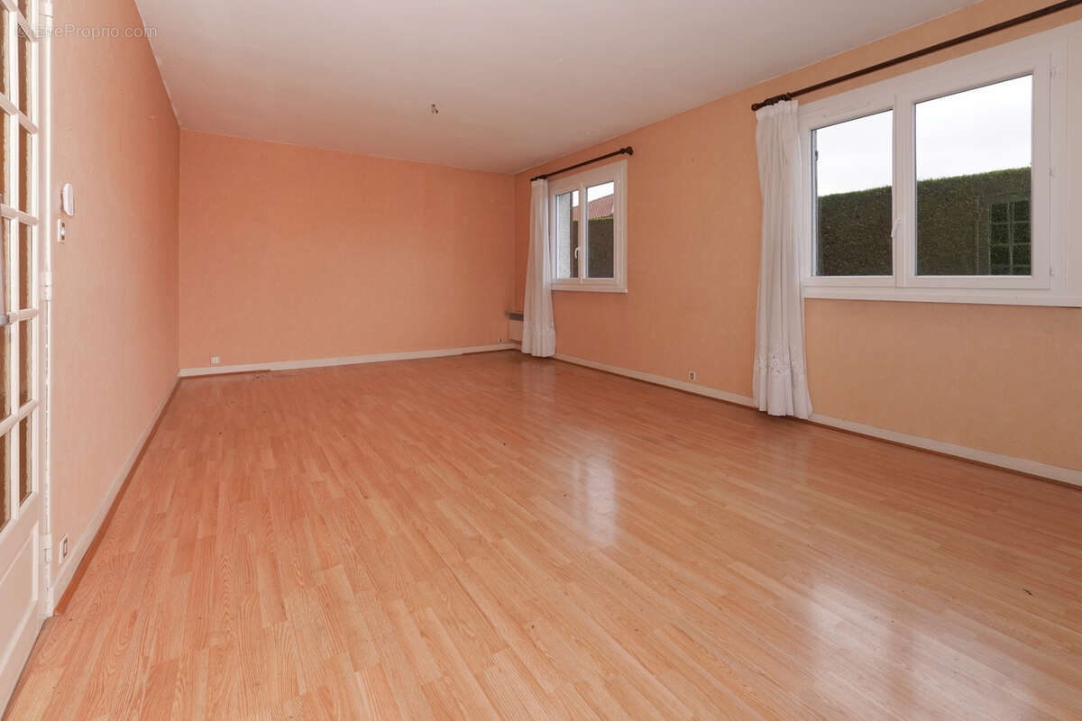 Maison à PONT-DU-CHATEAU