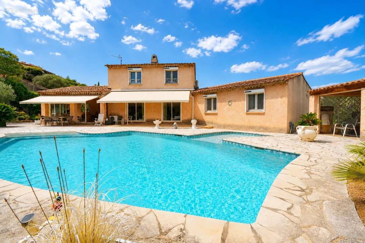 Maison à VALBONNE