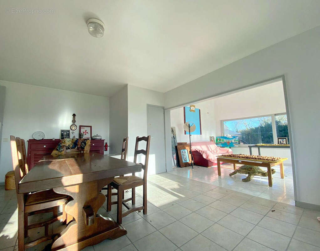 LA DRENNE : Propriété d'exception avec deux habitations, dépendance et terrain de 1,5 hectares - photo 15