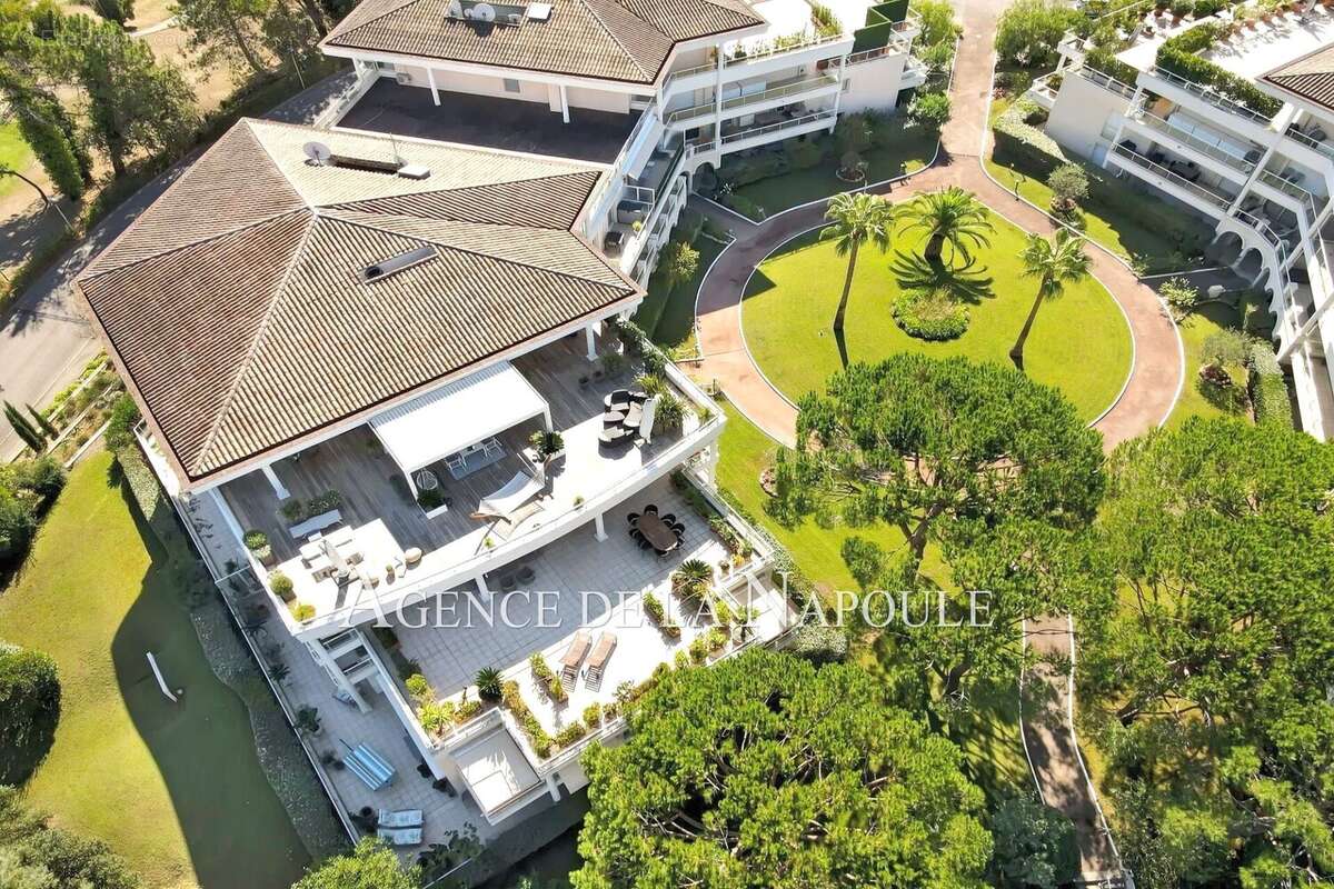 Appartement à MANDELIEU-LA-NAPOULE