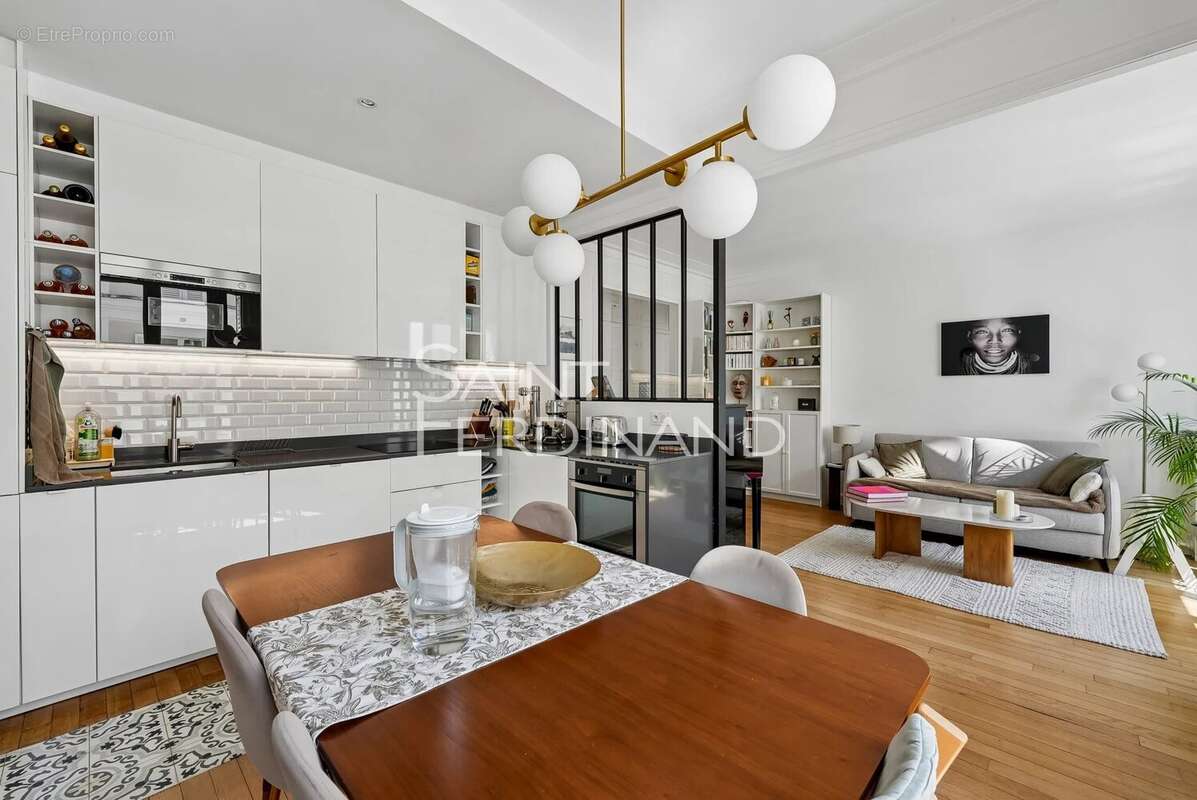 Appartement à NEUILLY-SUR-SEINE