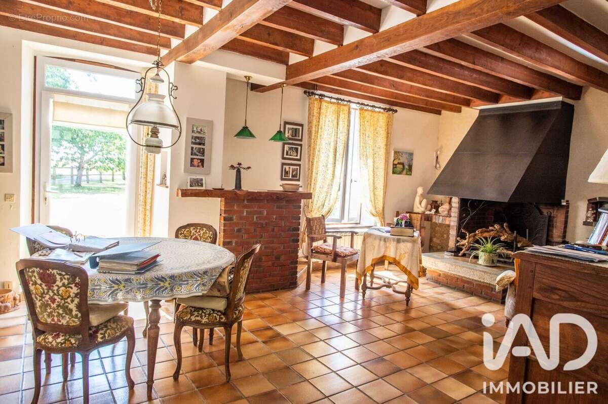 Maison 147 m² à Gy-Les-Nonains  - photo 8