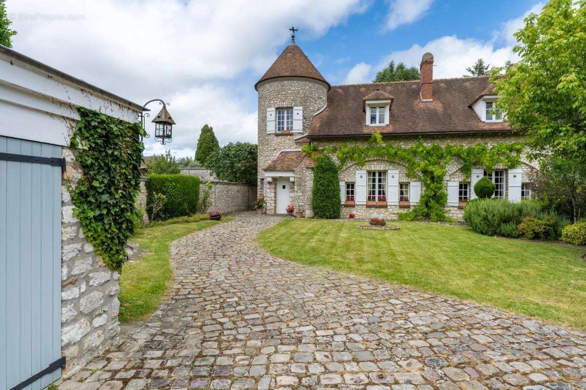 Maison à DAMMARTIN-EN-SERVE