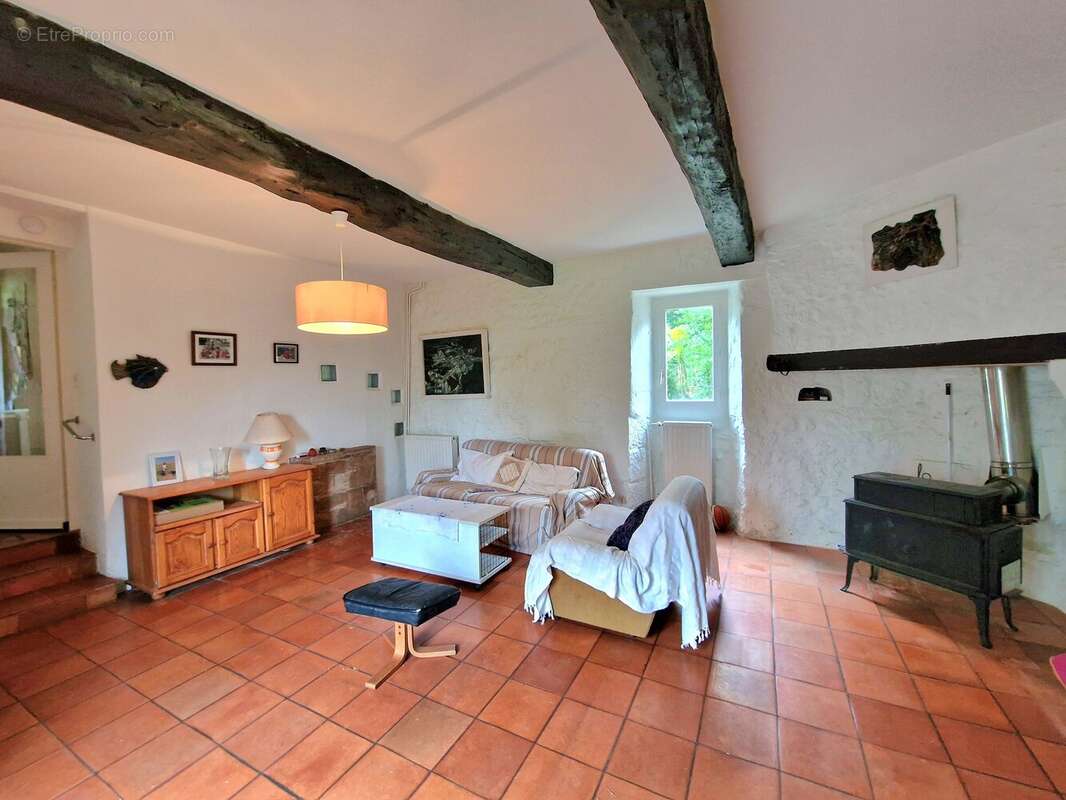 Maison à MOUSTIER