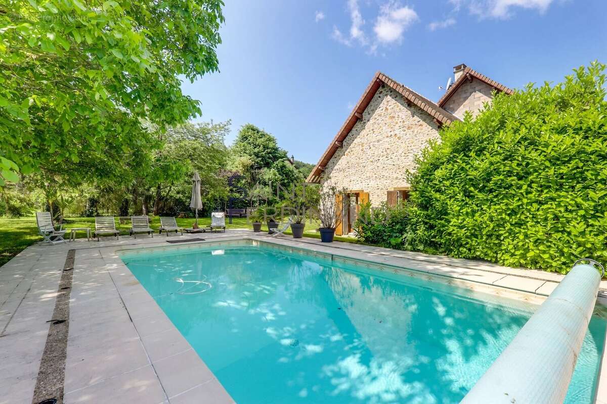 Maison à SAINT-CYR-SOUS-DOURDAN