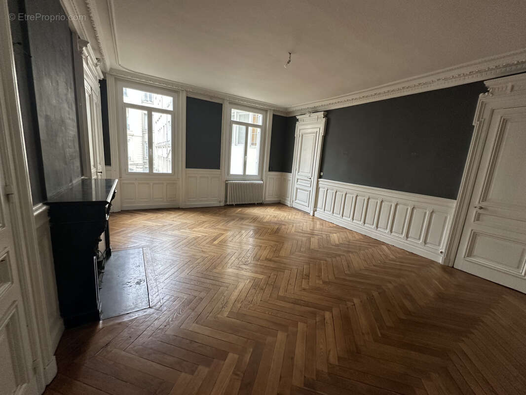 Appartement à SAINT-ETIENNE