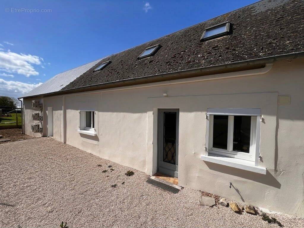 Maison à LA CHAPELLE-ONZERAIN