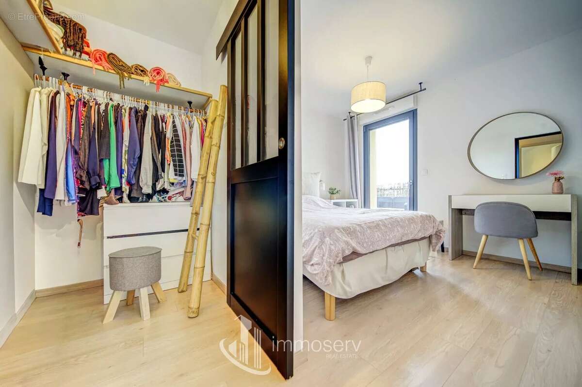 Appartement à AY-SUR-MOSELLE