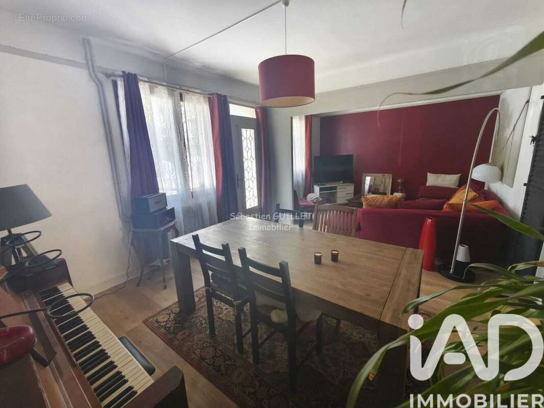 Photo 9 - Maison à LE MESNIL-SAINT-DENIS