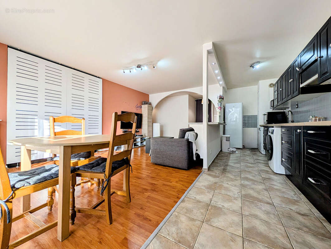 Appartement à SARTROUVILLE