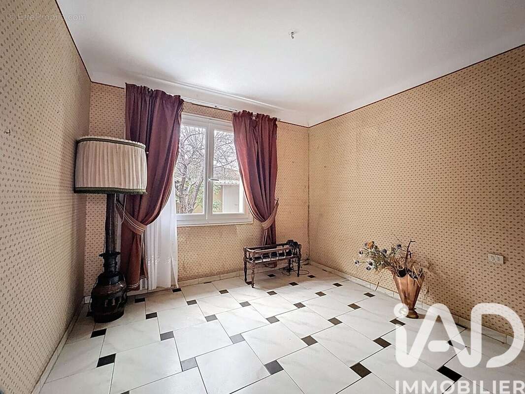 Maison 97 m² à Saint-Laurent-De-La-Cabrerisse  - photo 4