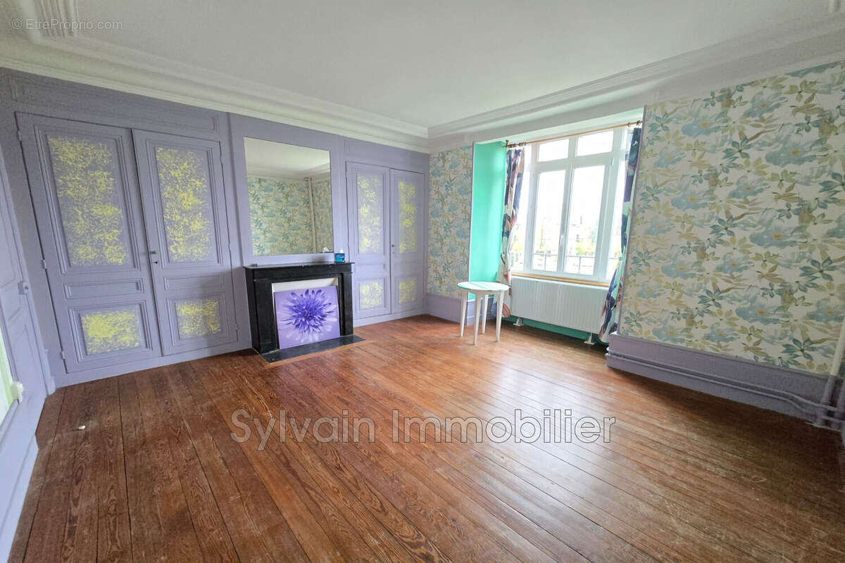 Maison à FORMERIE