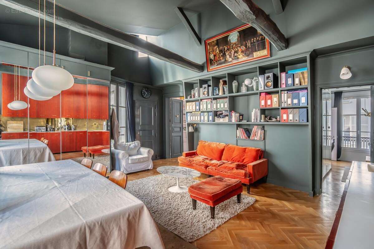 Appartement à PARIS-3E