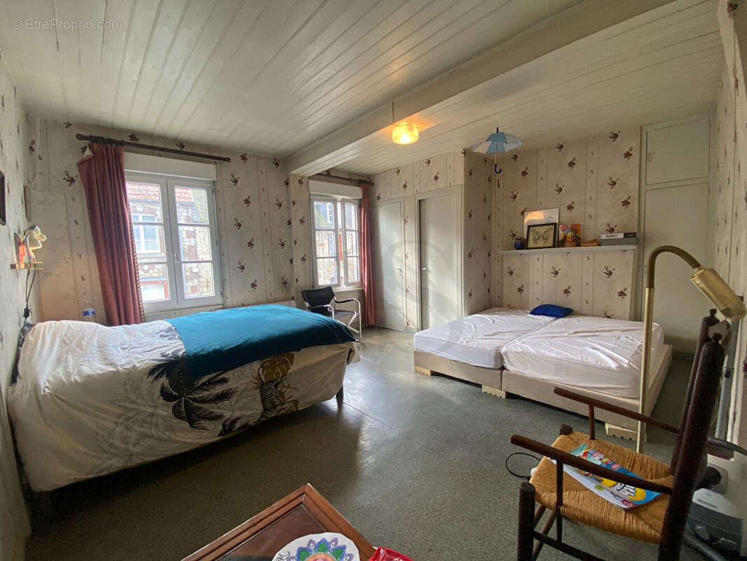 Maison à SAINT-GEORGES-DE-ROUELLEY