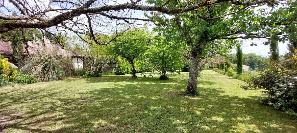 Maison à MILHAC-D&#039;AUBEROCHE