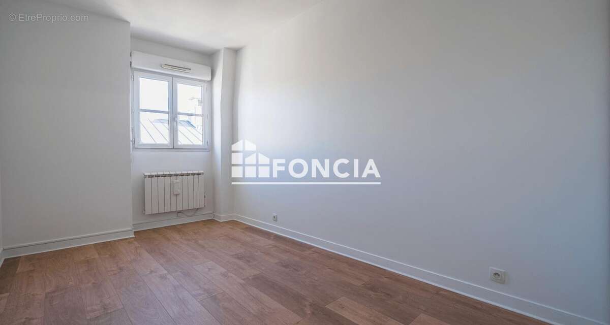 Appartement à LE PLESSIS-ROBINSON