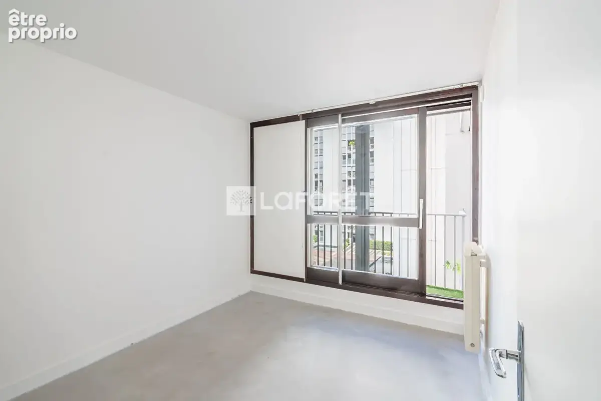 Paris 15e - Citroën-Boucicaut / Lourmel - 149,60 m² traversant, cinq chambres et trois balcons - photo 10