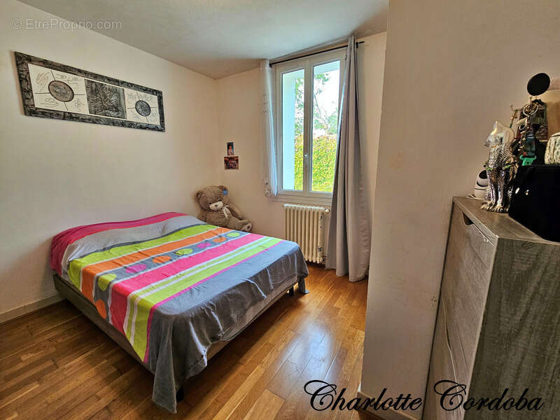  Maison de plain-pied 3 pièces rénovée avec jardin de 610 m² et double garage – Le calme à deux pas des commodités ! - photo 15