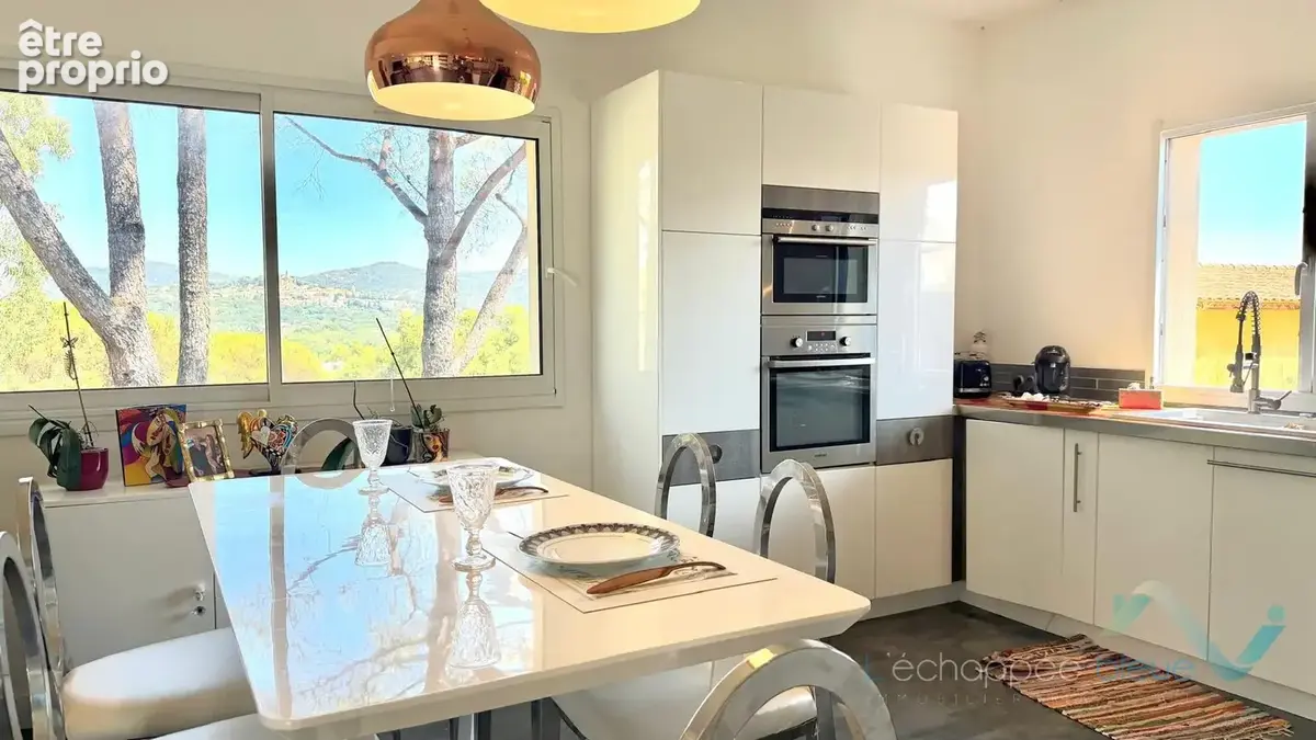 Vente maison T5 avec piscine sur un terrain d'environ 509m2 à Cogolin - photo 6