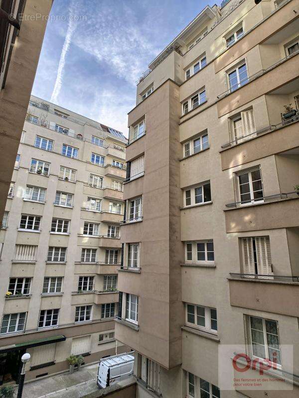 Appartement à ISSY-LES-MOULINEAUX