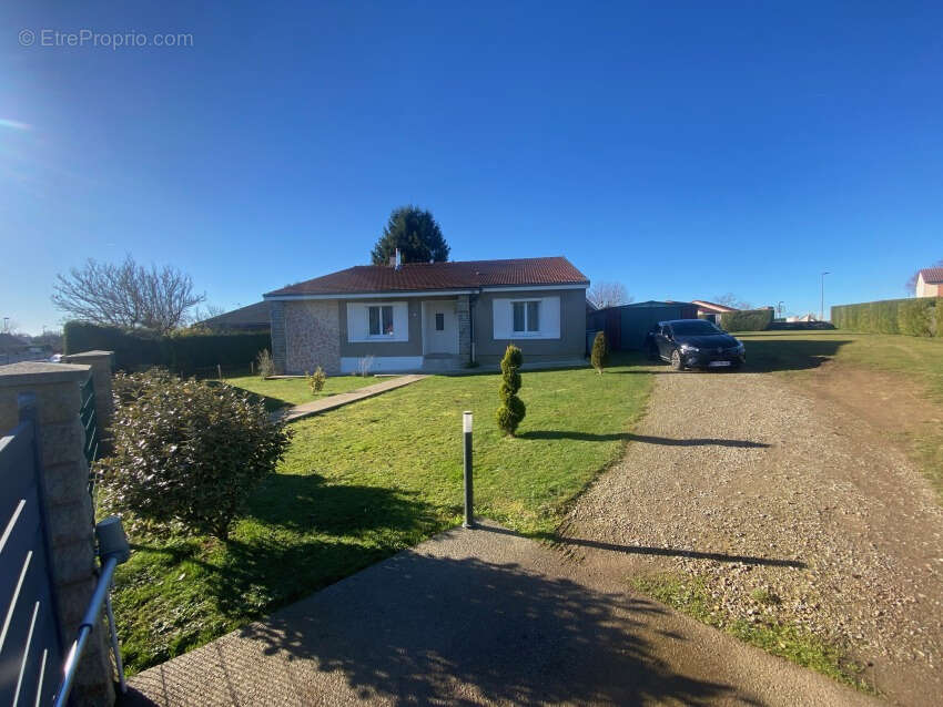 Maison à SAINT-GEORGES-DE-MONS