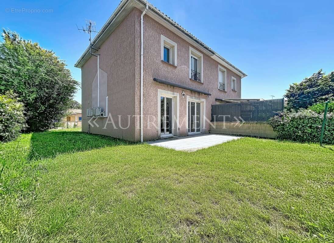 Maison à SAINT-SULPICE