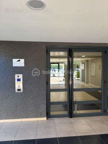 Appartement moderne avec balcon dans résidence récente - photo 2