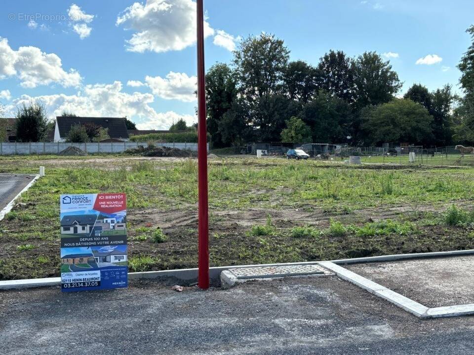 Terrain à MERICOURT