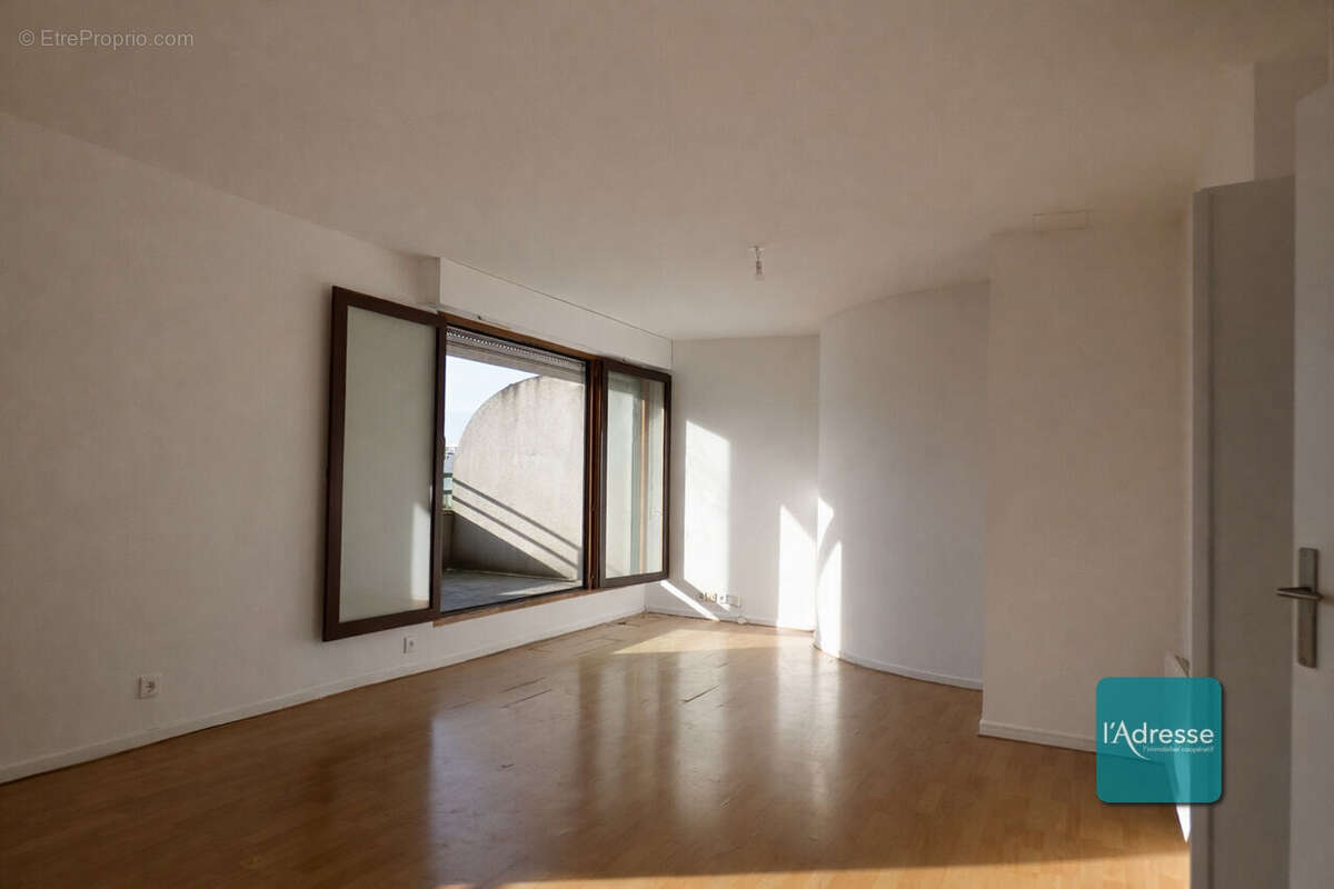 Appartement à CHARENTON-LE-PONT