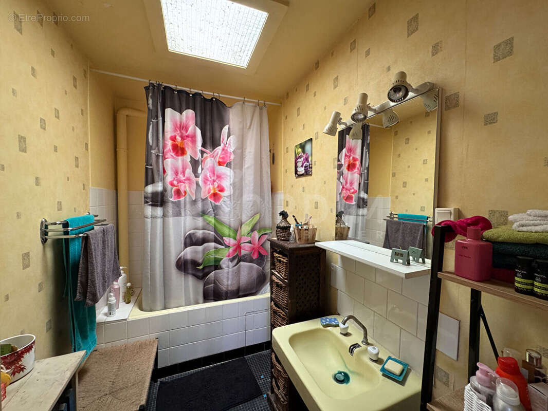 Appartement de type T3 de 72 m² dans résidence sécurisée proche commodités et gare - photo 10