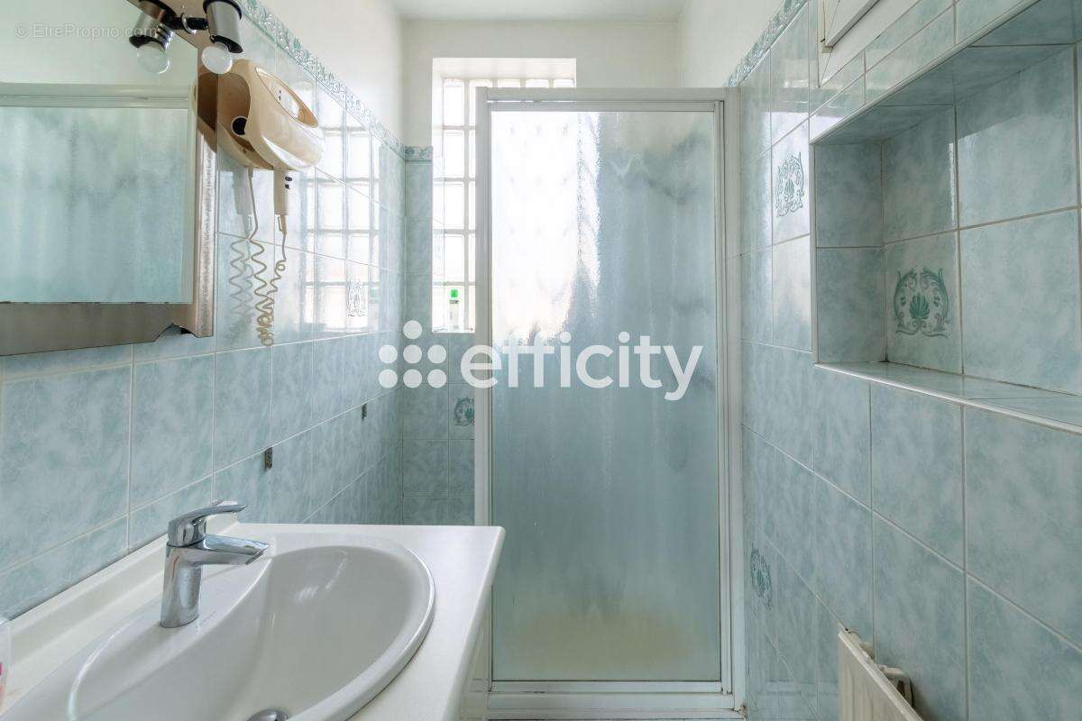 Maison à VILLENEUVE-LE-ROI