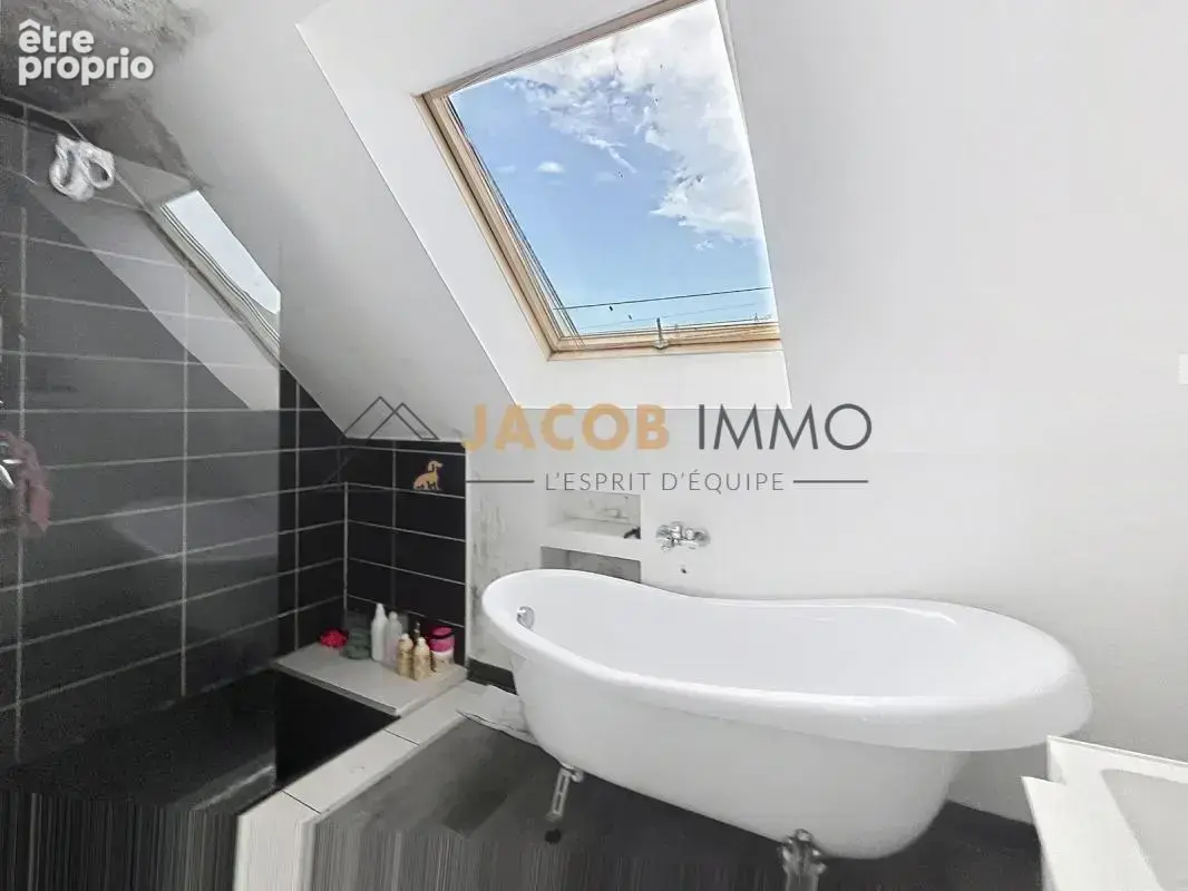Maison de 107 m² au cœur de Milizac – 4 chambres - photo 10