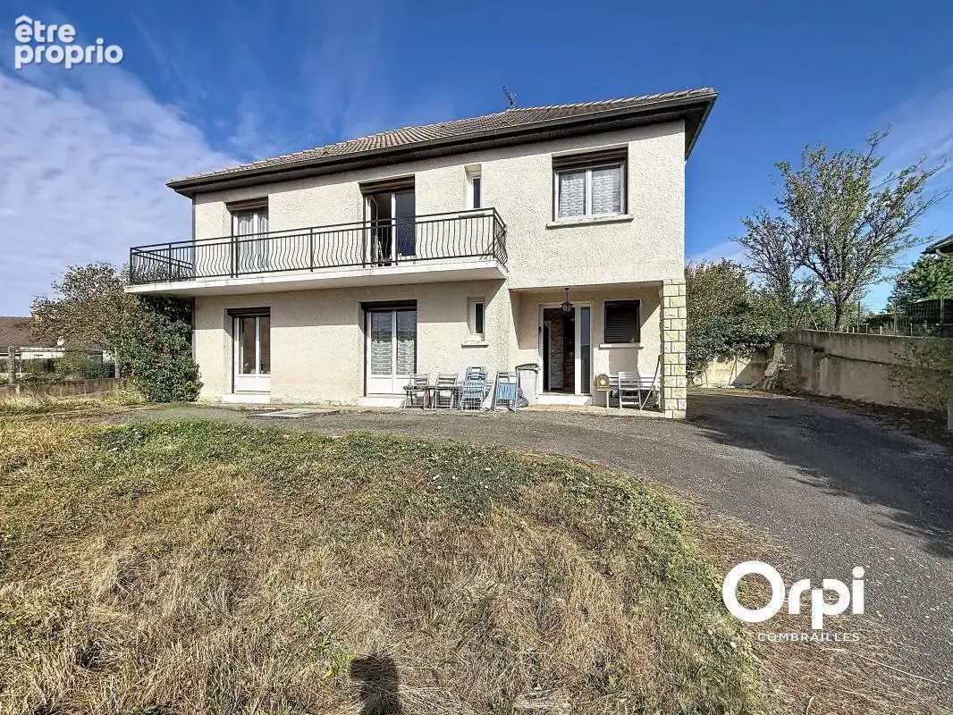 Photo Maison à Montaigut au prix de 119 000€