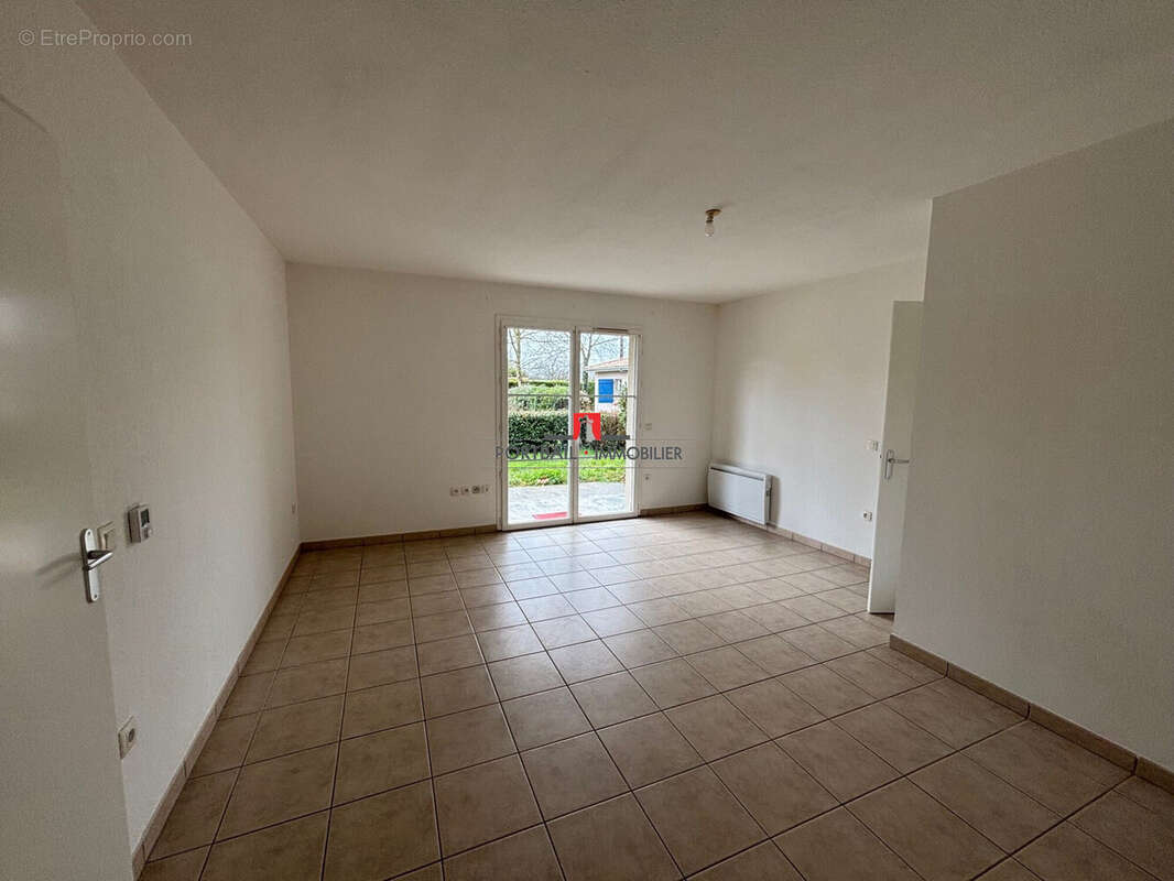 Maison à SAINT-MARTIN-LACAUSSADE