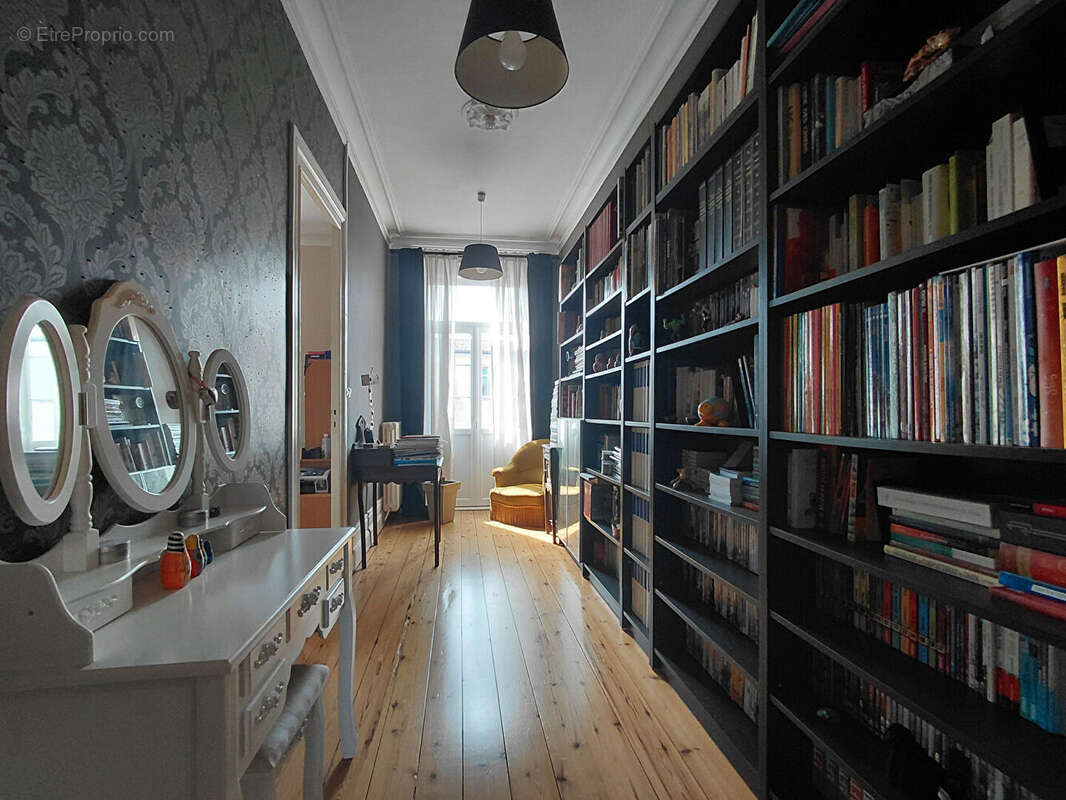 Maison de ville "bourgeoise" 245 m² Pugnac - photo 9