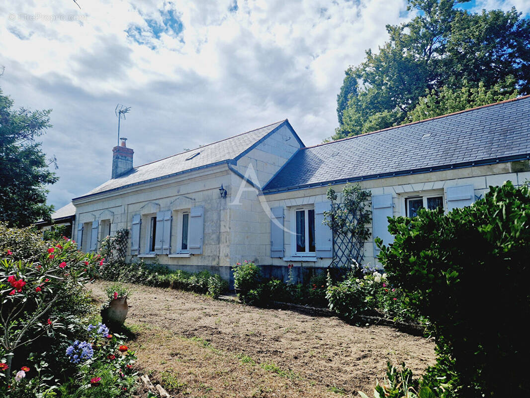 Maison à LONGUE-JUMELLES