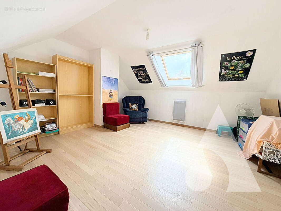 Maison d'architecte 170 m² - Secteur calme et recherché - Saint-Julien-les-Villas - photo 14