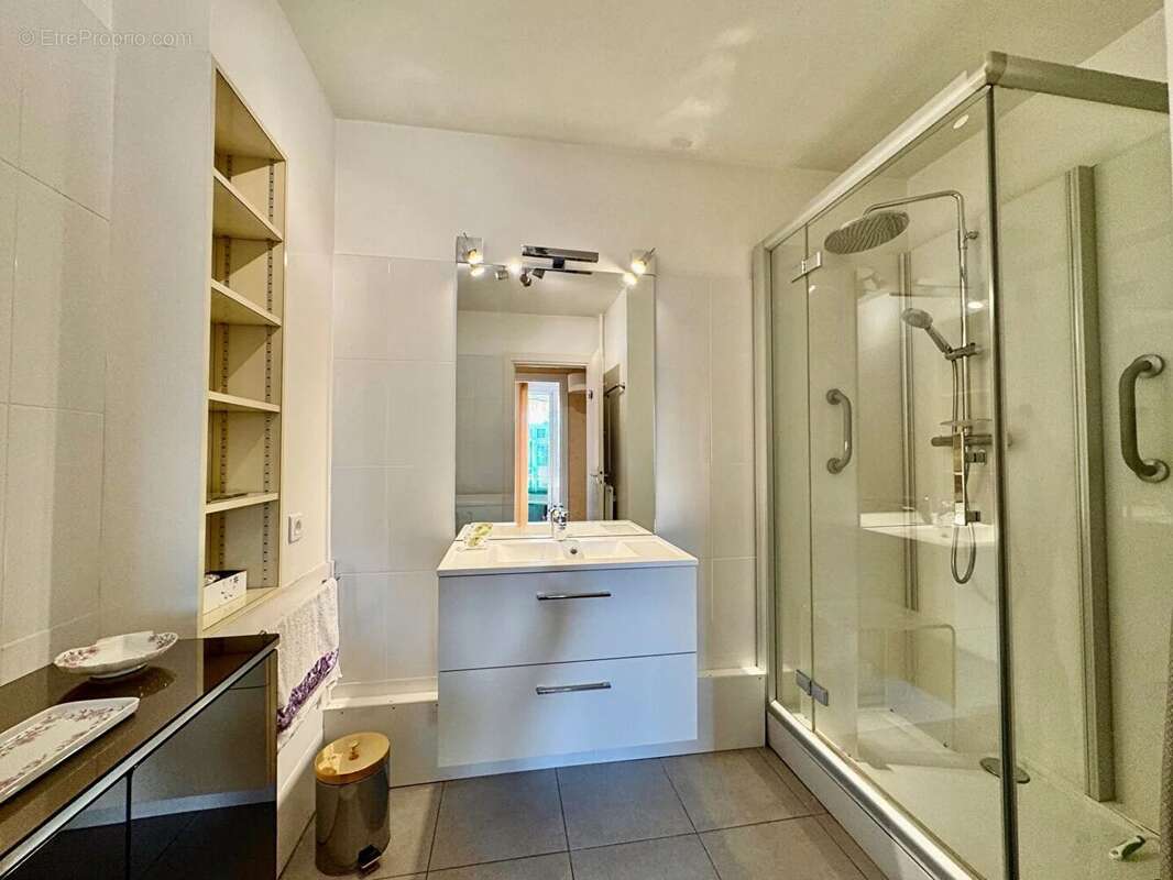 Appartement à BOIS-COLOMBES