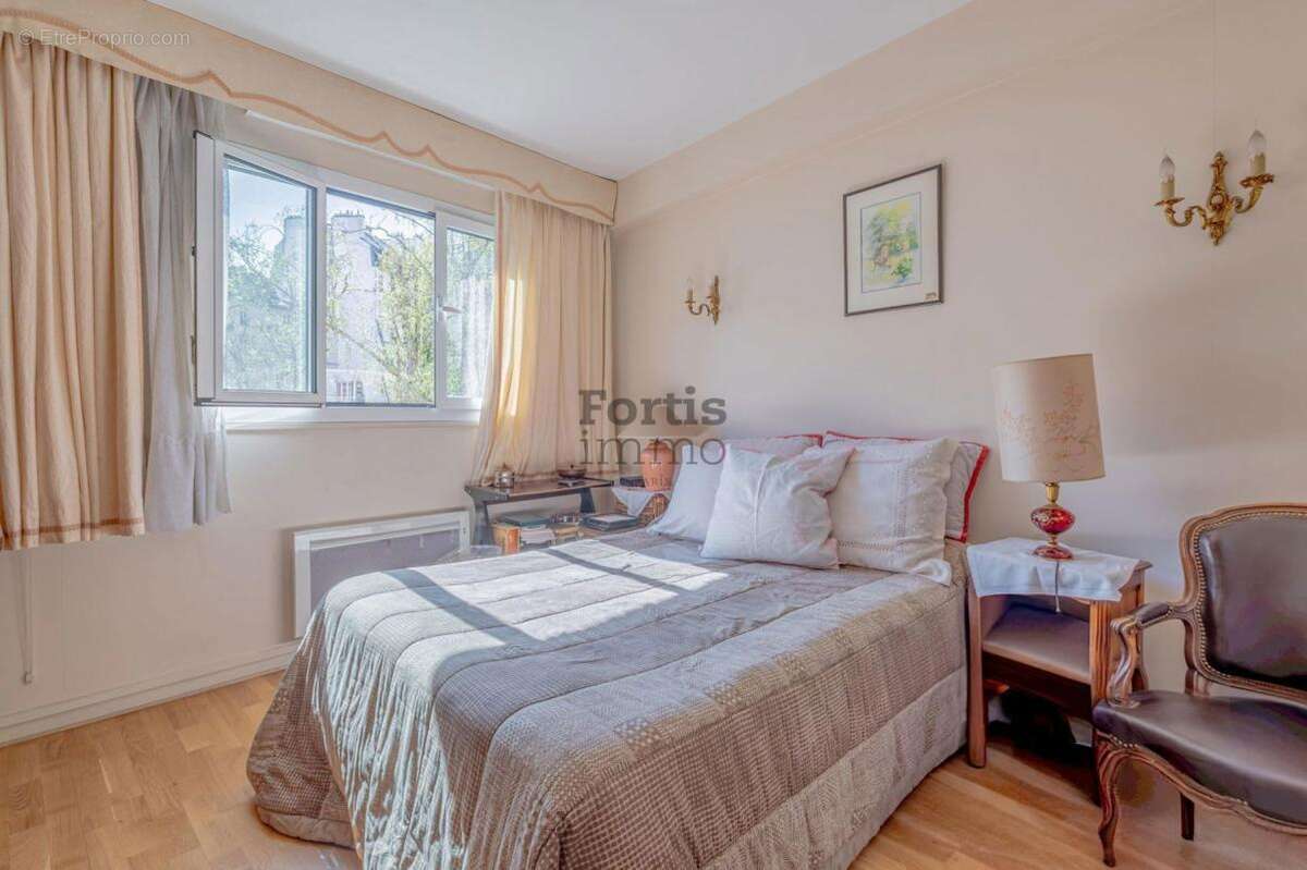 Appartement à PARIS-5E
