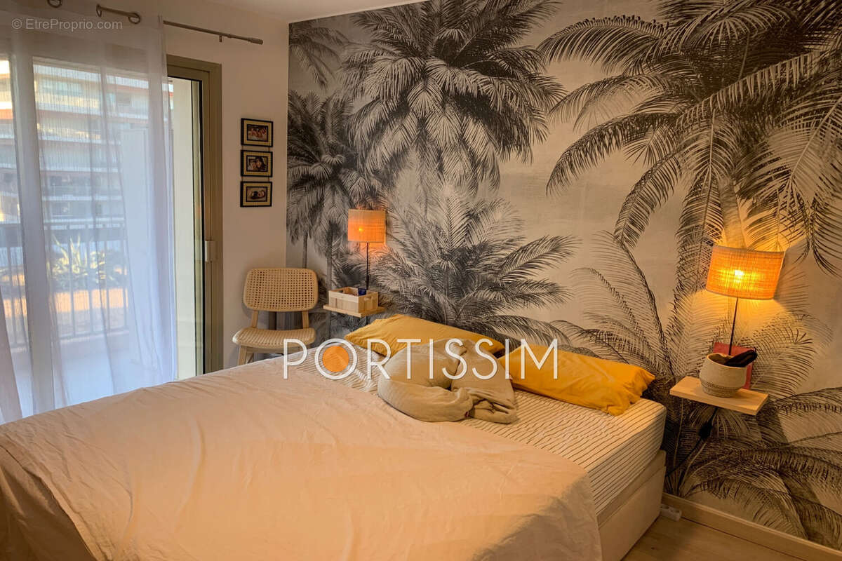Appartement à SAINT-LAURENT-DU-VAR