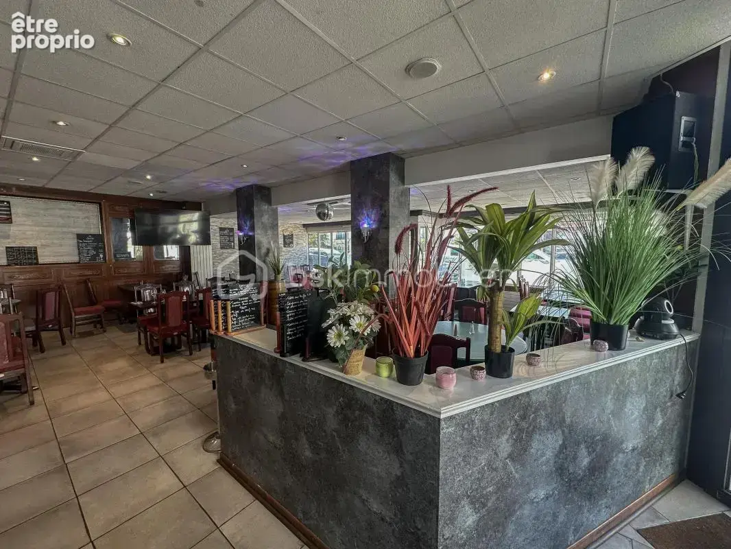 MELUN CENTRE – Restaurant clé en main – Emplacement Premium – 70 couverts – Établissement entièrement équipé - Salle climatisée  - photo 2