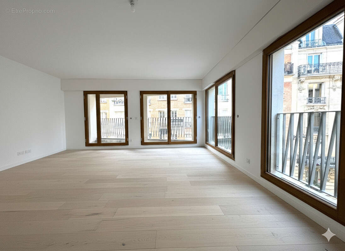 Appartement à PARIS-12E