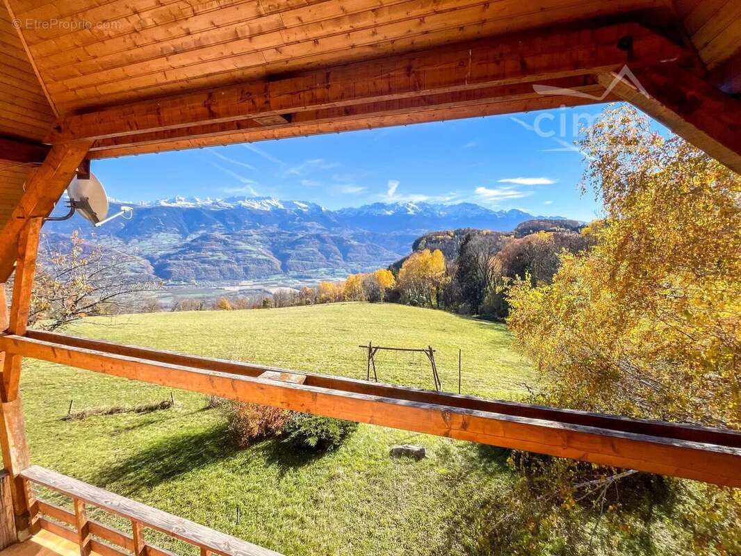 Maison à LA TERRASSE