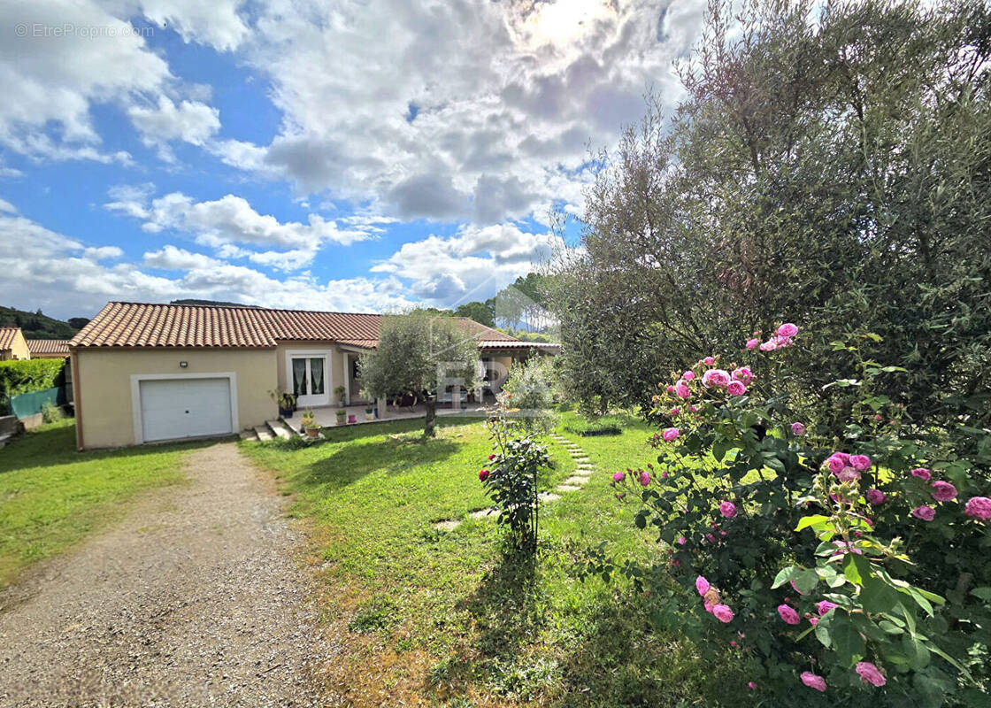 Maison à MONTAZELS