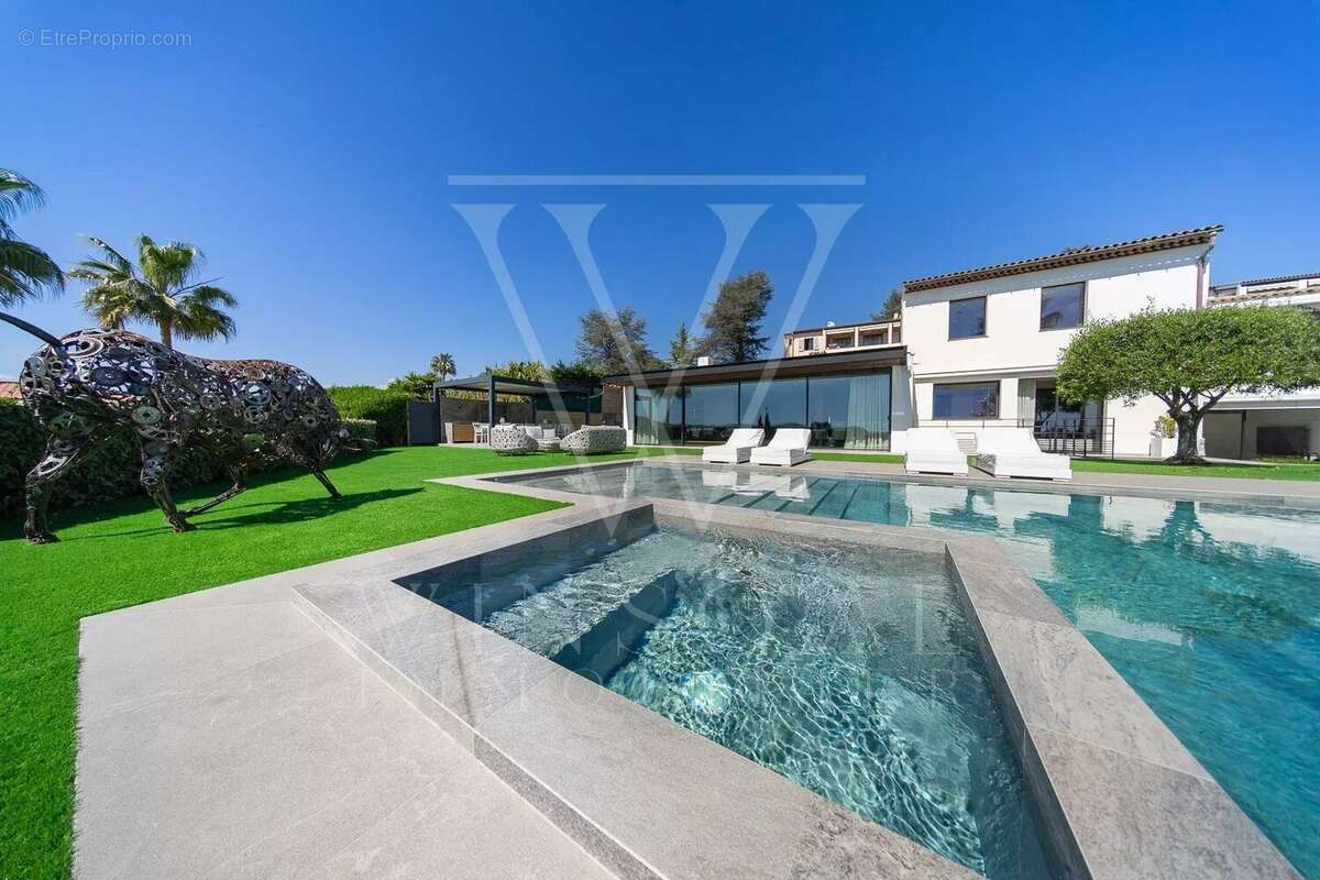 Maison à VILLENEUVE-LOUBET