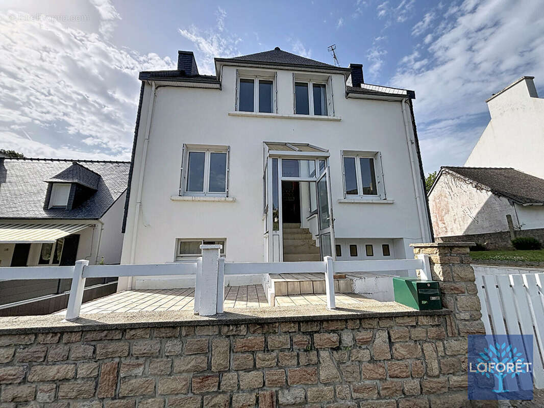 Maison à ELLIANT