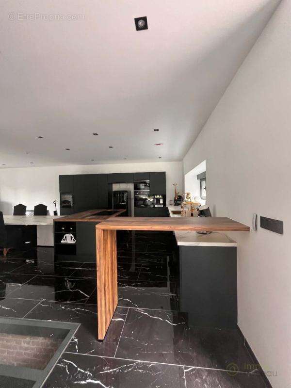 Maison 244 m² à Feignies  - photo 9